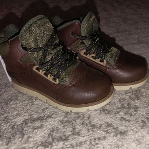 NWT Oshkosh boots 10